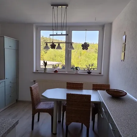 Waldblick Mit Balkon 아파트 *