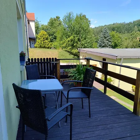 Waldblick Mit Balkon زبنيتس